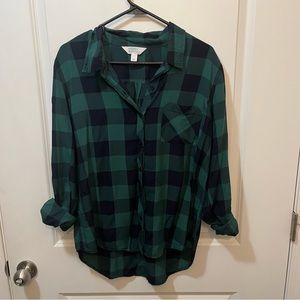 Women’s Market and Spruce plaid button up.